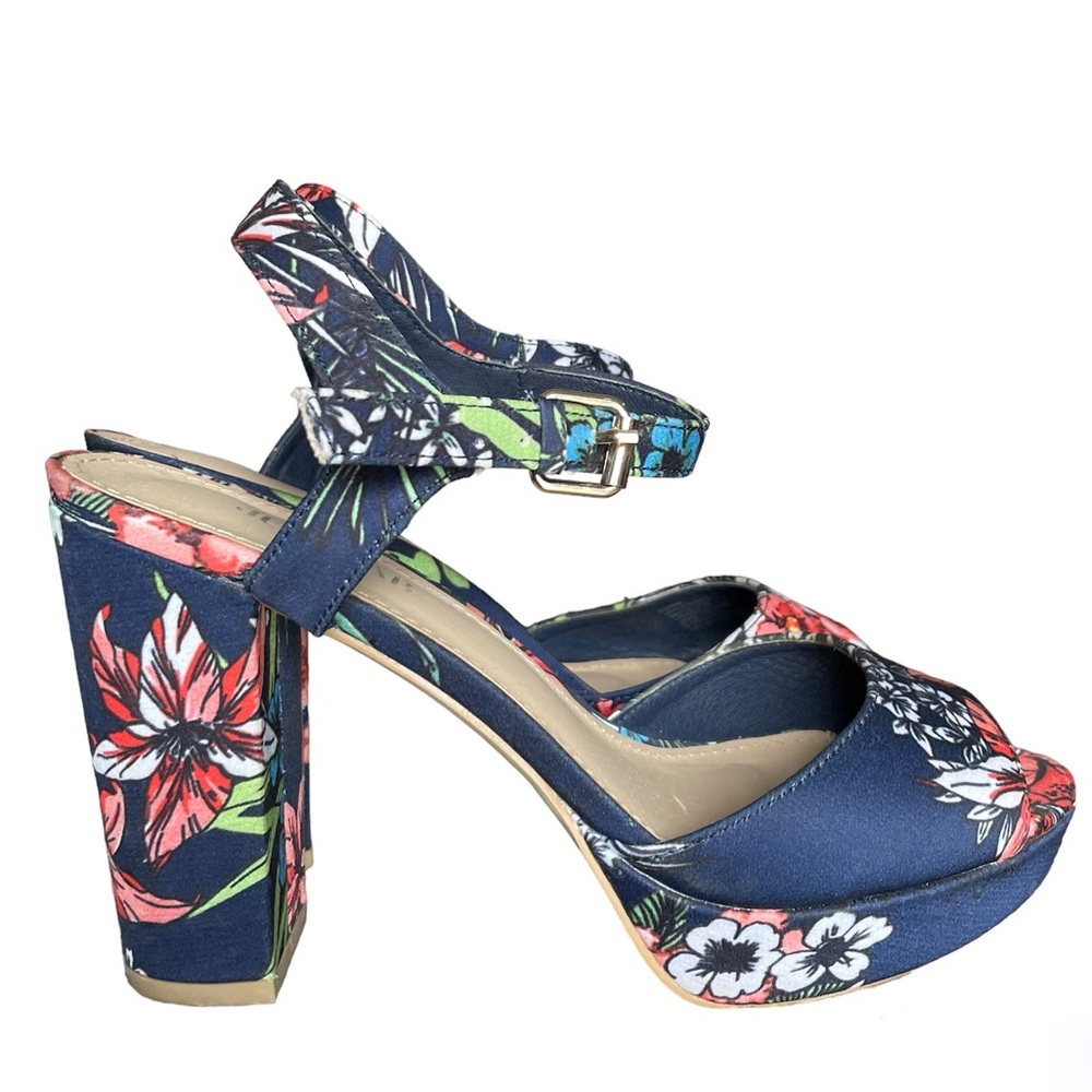 JustFab Navy Floral Platform Sandals